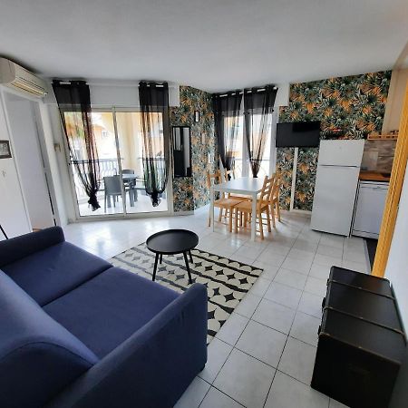 شقة Coeur Marina Climatise Terrasse Parking Fréjus المظهر الخارجي الصورة