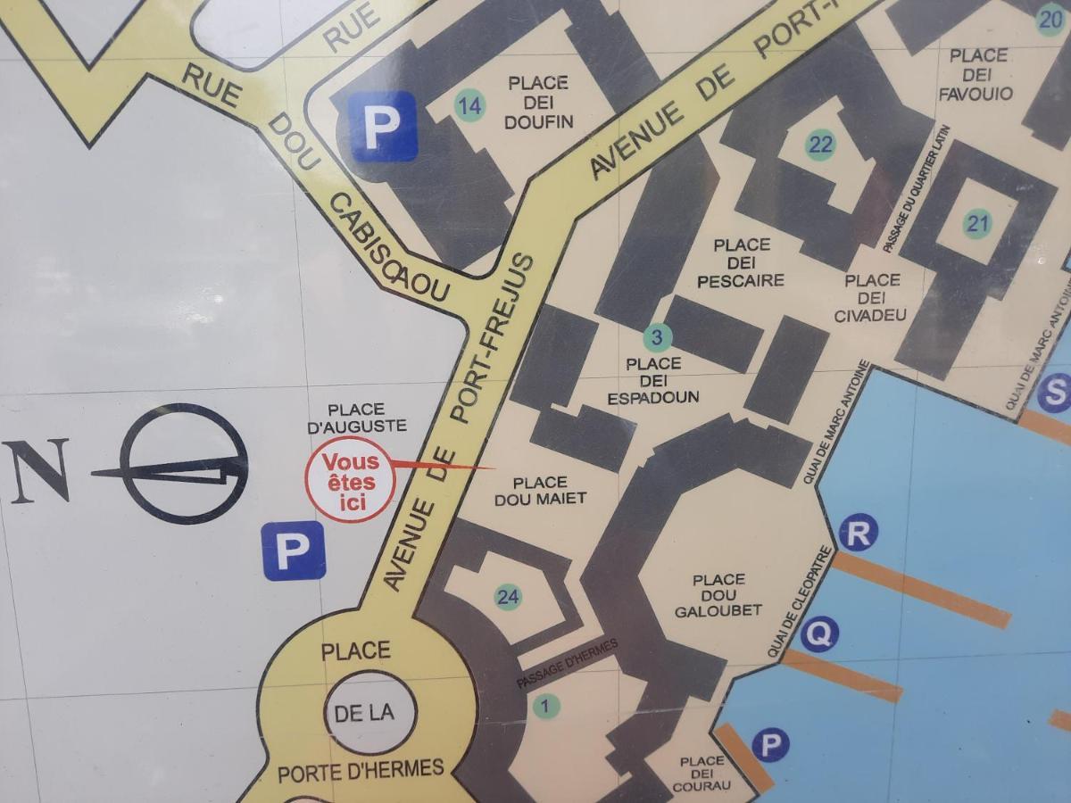 شقة Coeur Marina Climatise Terrasse Parking Fréjus المظهر الخارجي الصورة